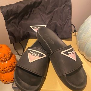 Prada Slides